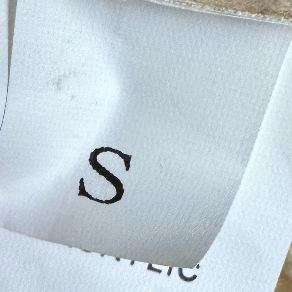 Boutique Chic cream knitted turtleneck poncho sweater size small - Picture 4 of 7